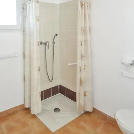 Holiday home Maison Charmante A Homps + Jardin Avec Vue Sur Le Homps (Aude)