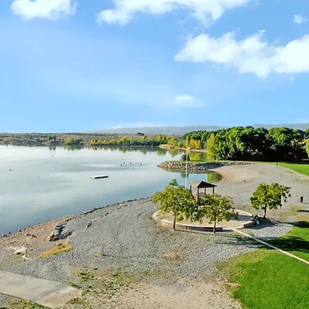 Holiday home Maison Charmante A Homps + Jardin Avec Vue Sur Le