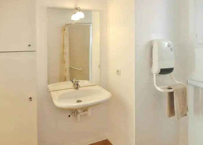 Maison Charmante A + Jardin Avec Vue Sur Le Сasa de vacaciones Homps (Aude)